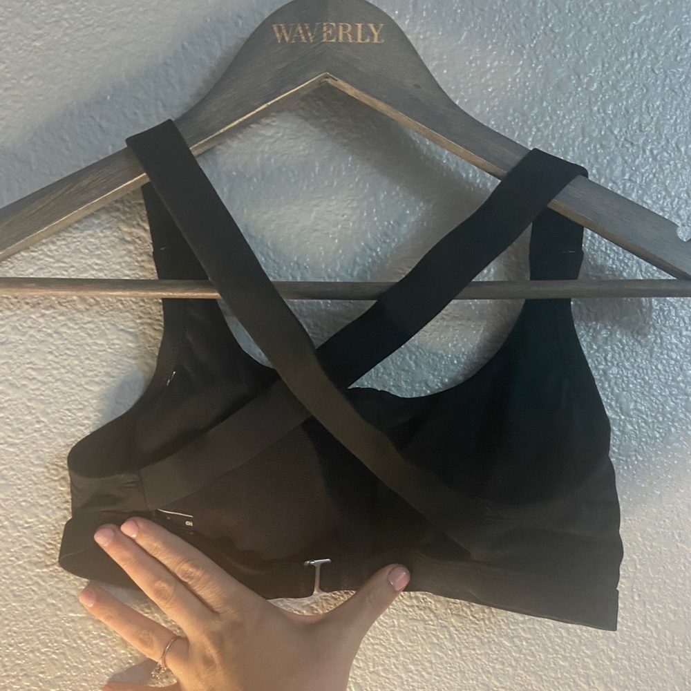 Nike Racerback Style Sports Bra Size Small - Picture 3 of 4